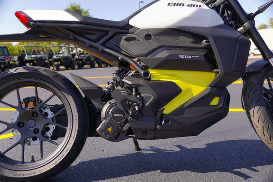 2025 Can-Am Pulse White