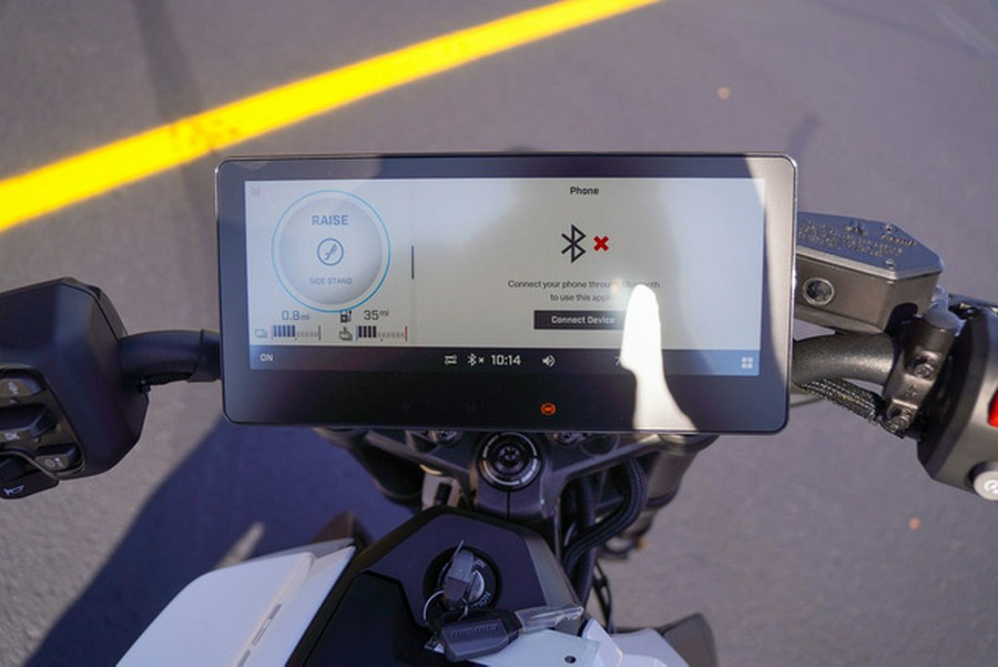 2025 Can-Am Pulse White