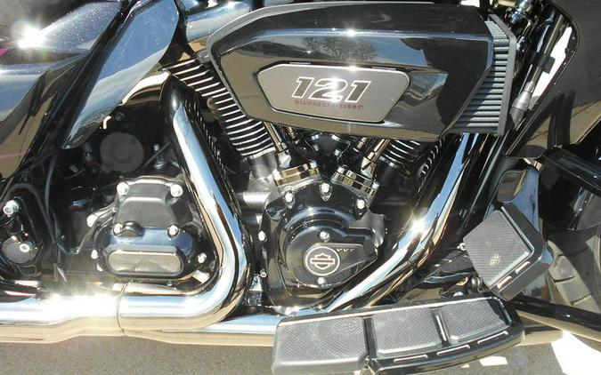2025 Harley-Davidson® FLTRXSE - CVO™ Road Glide®