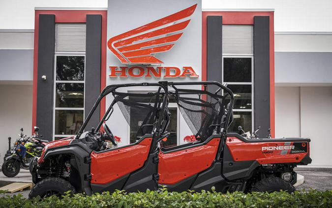 2025 Honda® Pioneer 1000-6 Deluxe Crew