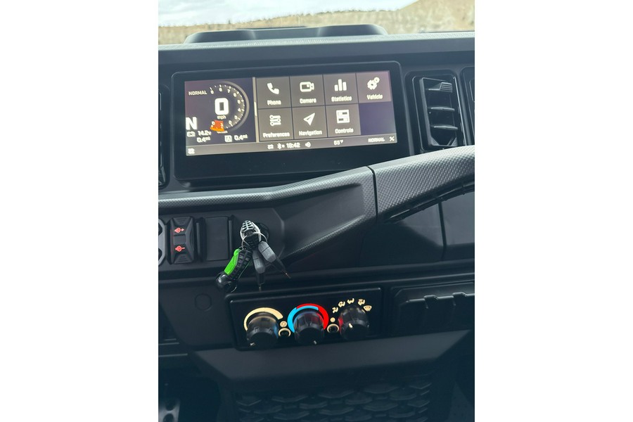 2026 Can-Am Defender Limited HD11