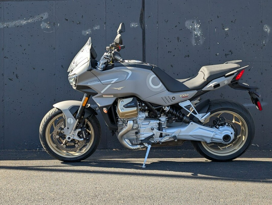 2023 Moto Guzzi V100 Mandello