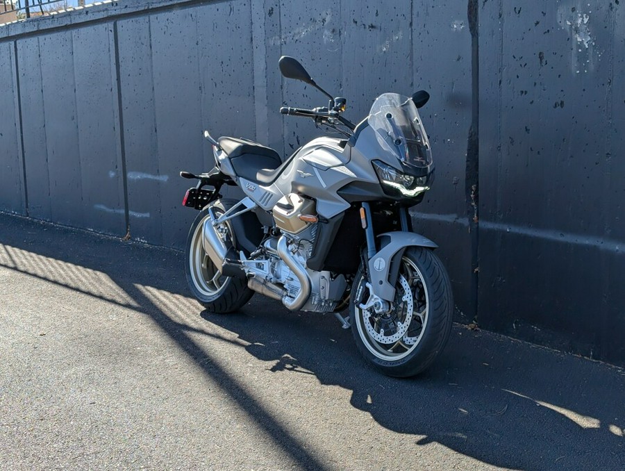 2023 Moto Guzzi V100 Mandello