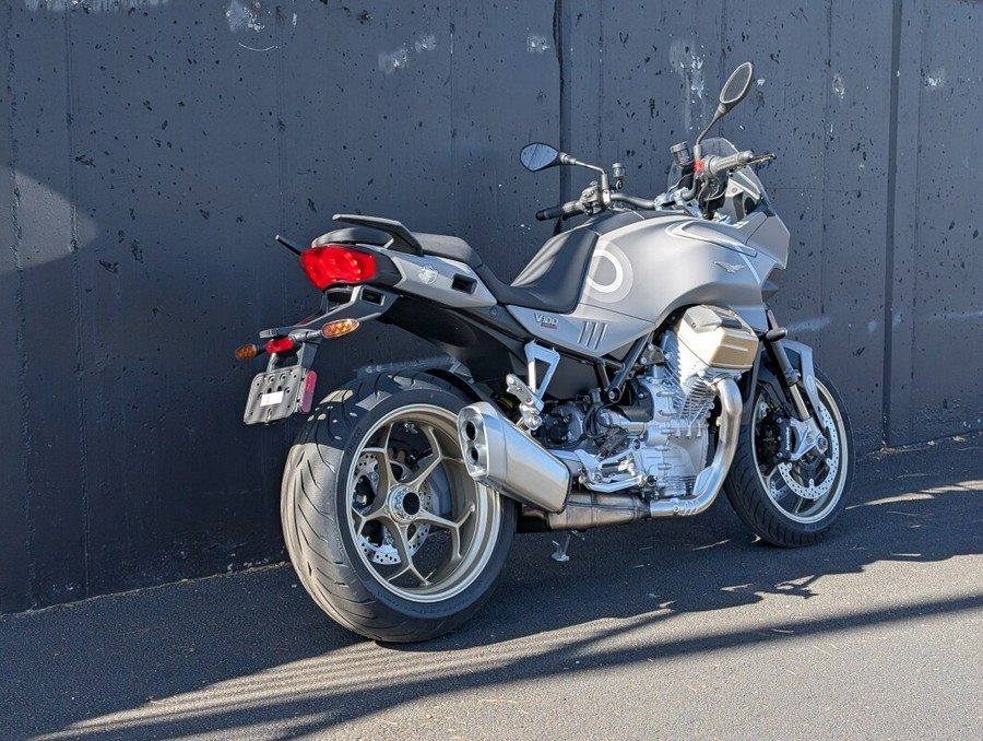 2023 Moto Guzzi V100 Mandello