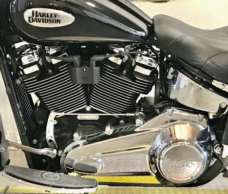 2022 Harley-Davidson® FLHCS - Heritage Classic 114