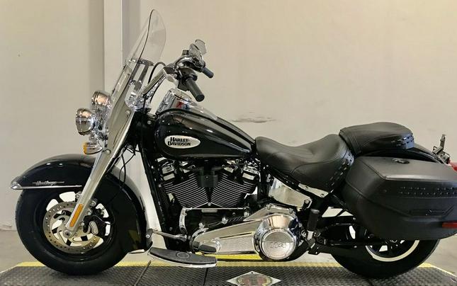 2022 Harley-Davidson® FLHCS - Heritage Classic 114