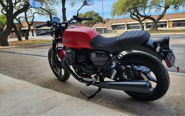 2023 Moto Guzzi V7 Stone