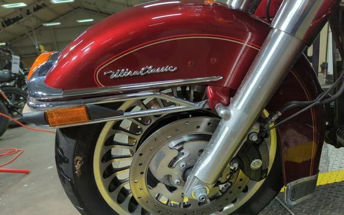 2010 Harley-Davidson® Electra Glide® Ultra Classic® Red Hot Sunglo