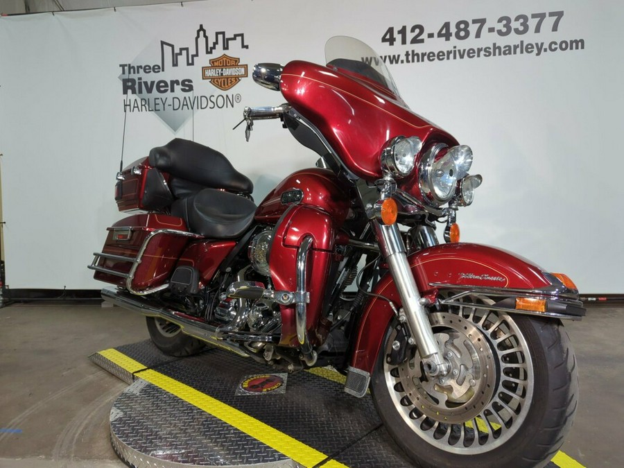 2010 Harley-Davidson® Electra Glide® Ultra Classic® Red Hot Sunglo