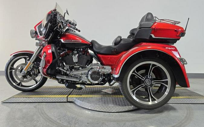 2021 Harley-Davidson® FLHTCUTGSE - CVO™ Tri Glide®