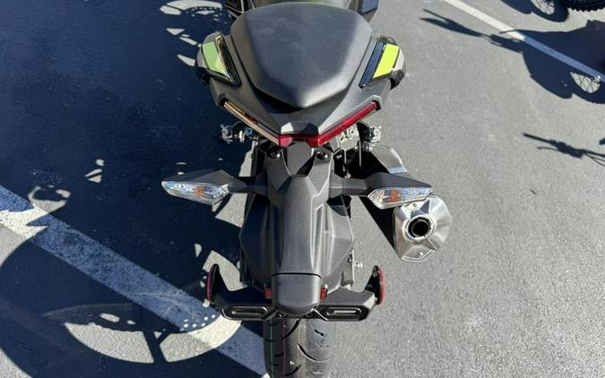 2026 Kawasaki Ninja® 500 ABS Metallic Yellowish Green/Ebony