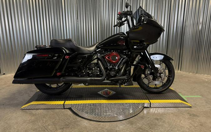 2022 Harley-Davidson Road Glide Special Vivid Black - Black Finish
