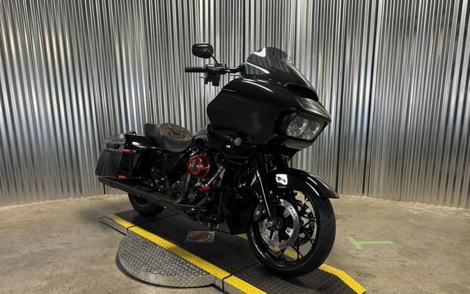 2022 Harley-Davidson Road Glide Special Vivid Black - Black Finish