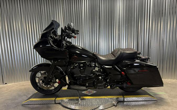 2022 Harley-Davidson Road Glide Special Vivid Black - Black Finish