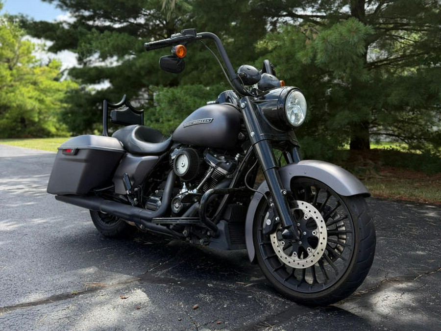 2017 Harley-Davidson® FLHRXS - Road King® Special