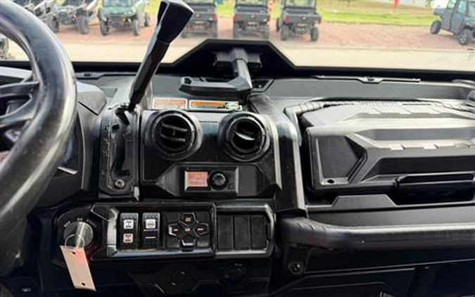 2022 Can-Am Defender Max Limited CAB HD10