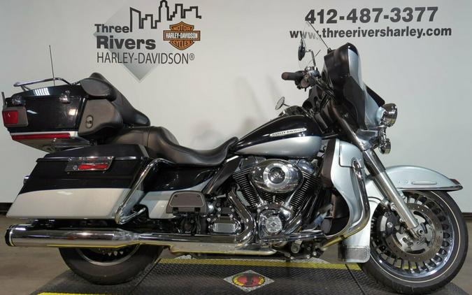 2013 Harley-Davidson® Electra Glide® Ultra Limited Two-Tone Midnight Pearl/Brilliant Silv