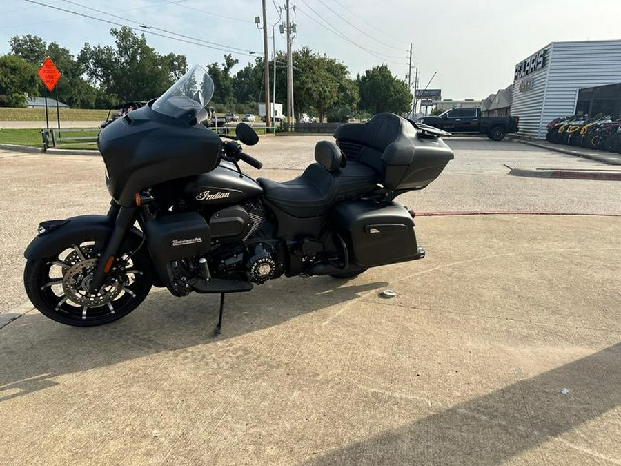 2023 Indian Motorcycle® Roadmaster® Dark Horse® Black Smoke