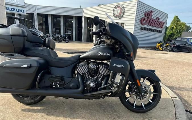 2023 Indian Motorcycle® Roadmaster® Dark Horse® Black Smoke