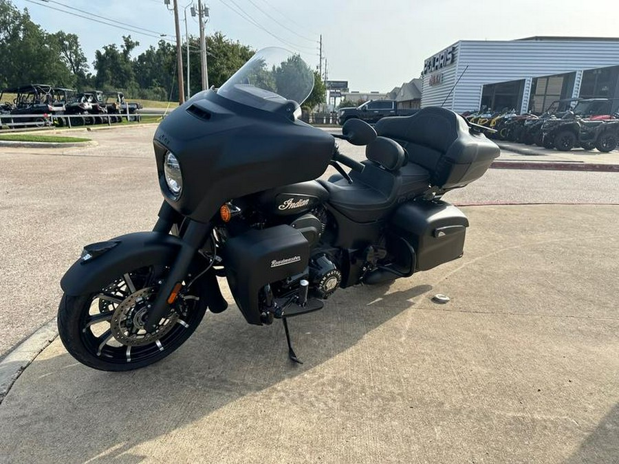 2023 Indian Motorcycle® Roadmaster® Dark Horse® Black Smoke