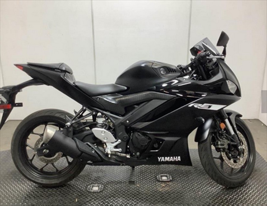 2022 Yamaha YZF-R3 ABS