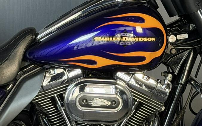 2012 Harley-Davidson® Electra Glide® Ultra Limited FLHTK DEEP PURPLE