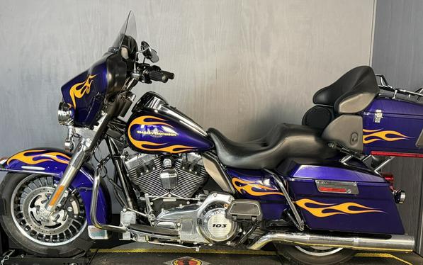 2012 Harley-Davidson® Electra Glide® Ultra Limited FLHTK DEEP PURPLE