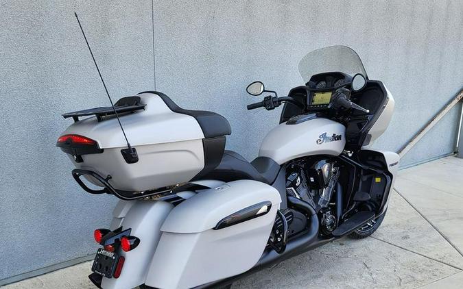 2023 Indian Motorcycle® Pursuit Dark Horse Silver Quartz Smoke