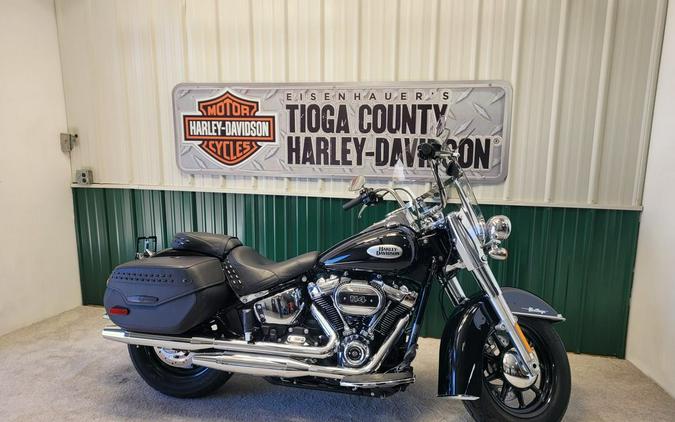 2022 Harley-Davidson® FLHCS - Heritage Classic 114