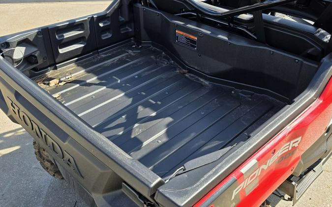 2025 Honda Pioneer 1000-6 Crew Deluxe