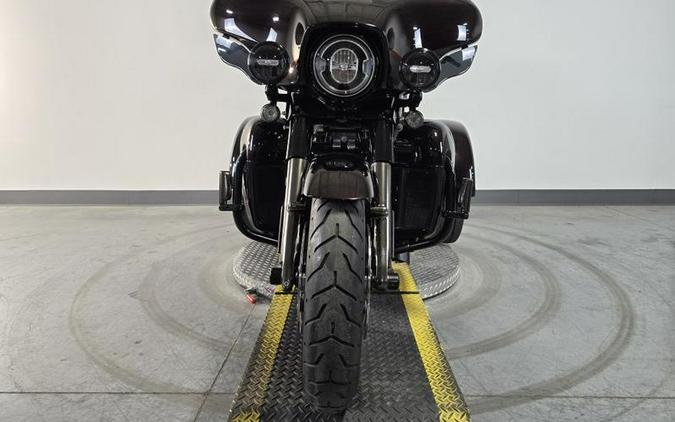 2021 Harley-Davidson® FLHTCUTGSE - CVO™ Tri Glide®