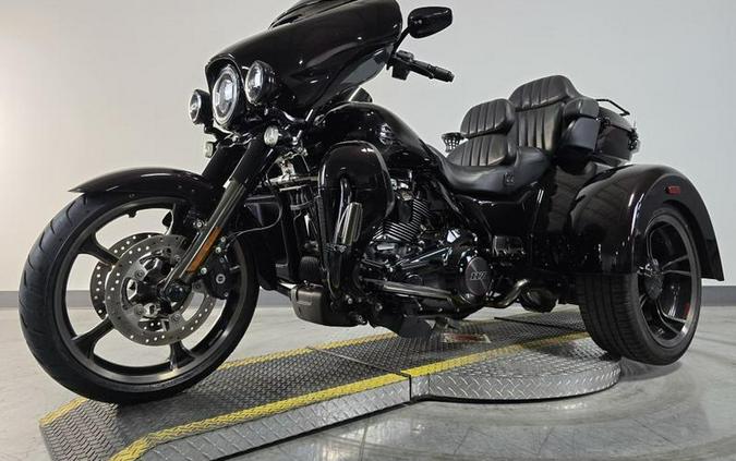 2021 Harley-Davidson® FLHTCUTGSE - CVO™ Tri Glide®