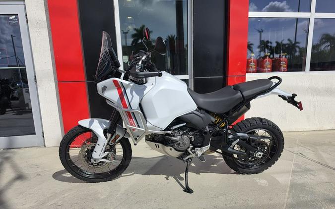 2023 Ducati DesertX Star White Silk