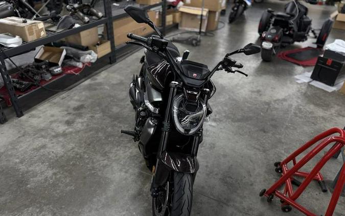 2026 Ducati XDiavel V4 Black Lava
