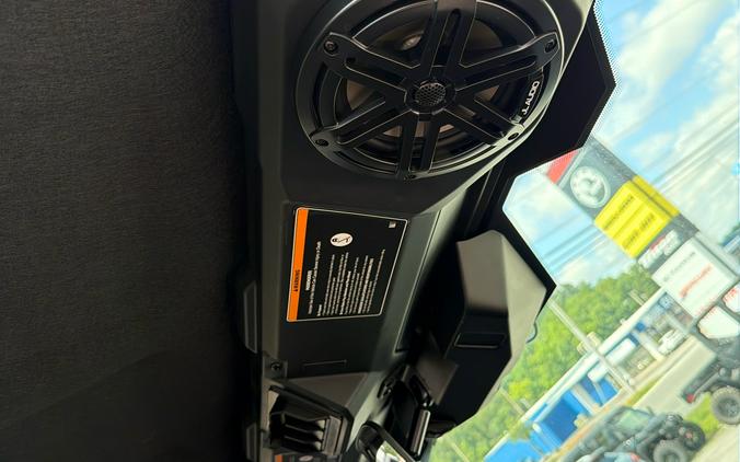2026 Can-Am Defender Limited HD11