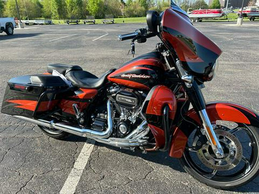 2017 Harley-Davidson CVO™ Street Glide®