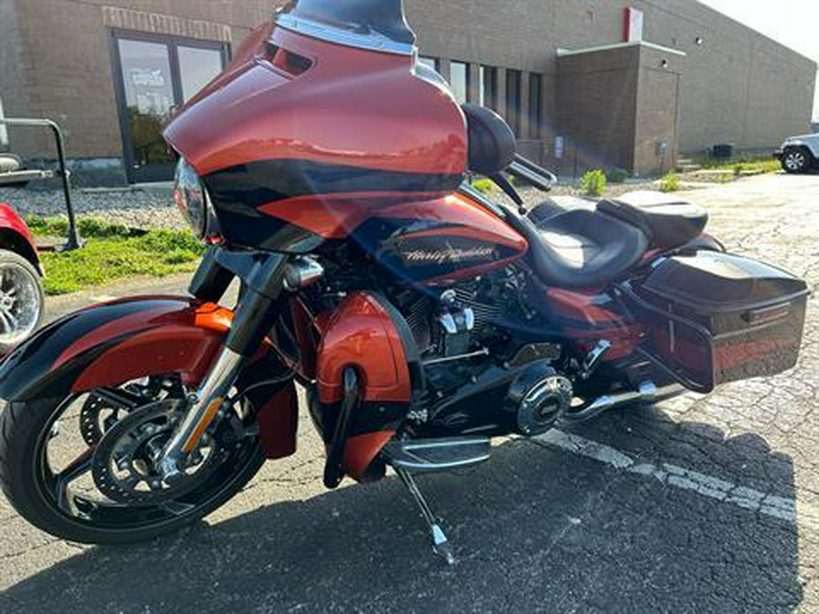 2017 Harley-Davidson CVO™ Street Glide®