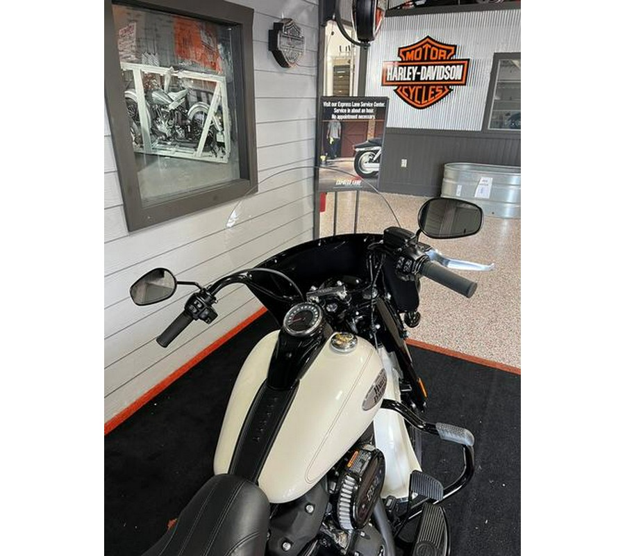 2022 Harley-Davidson® FLHCS - Heritage Classic 114