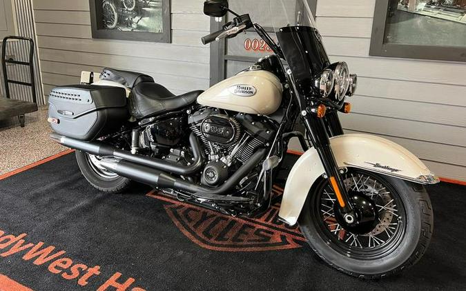 2022 Harley-Davidson® FLHCS - Heritage Classic 114