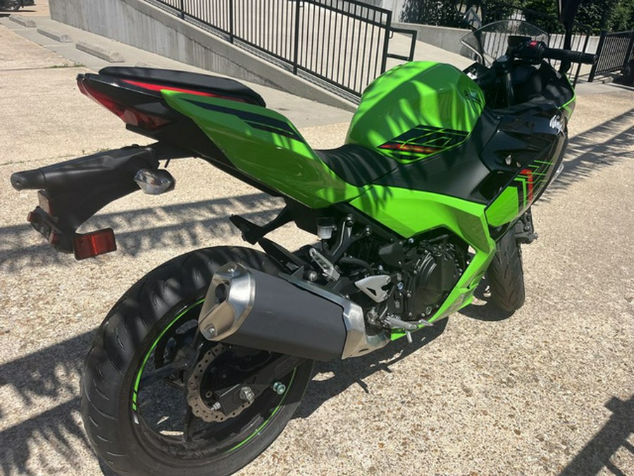 2023 Kawasaki Ninja 400 KRT Edition