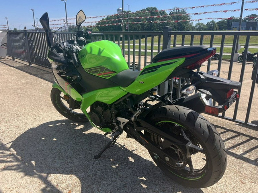 2023 Kawasaki Ninja 400 KRT Edition