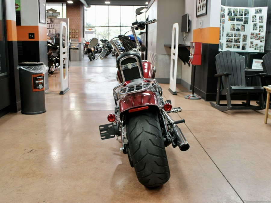 2016 Harley-Davidson® Breakout® Velocity Red Sunglo