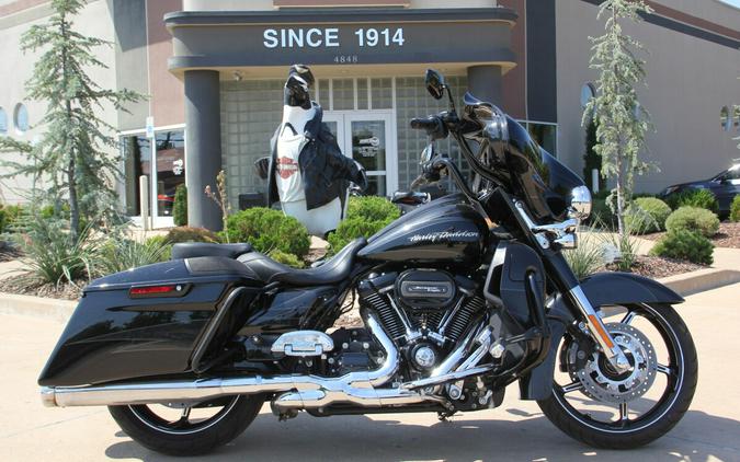 2017 Harley-Davidson CVO Street Glide