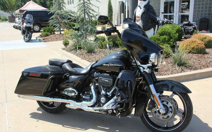 2017 Harley-Davidson CVO Street Glide