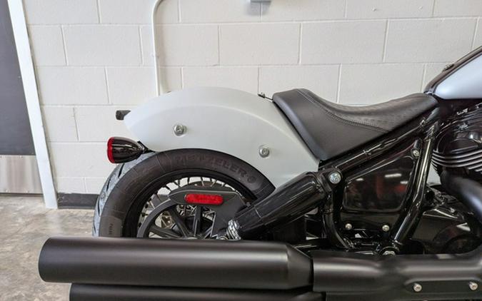 2026 Indian Chief Bobber Dark Horse Ghost White Metallic Smoke