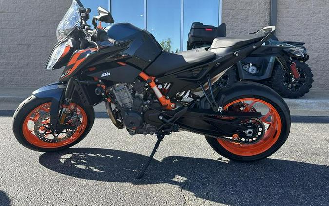 2022 KTM Duke 890 R