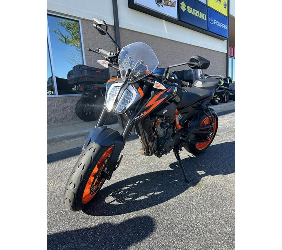 2022 KTM Duke 890 R