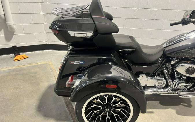 2026 Harley-Davidson® Street Glide 3 Limited Midnight Ember Chrome Trim FLHLT