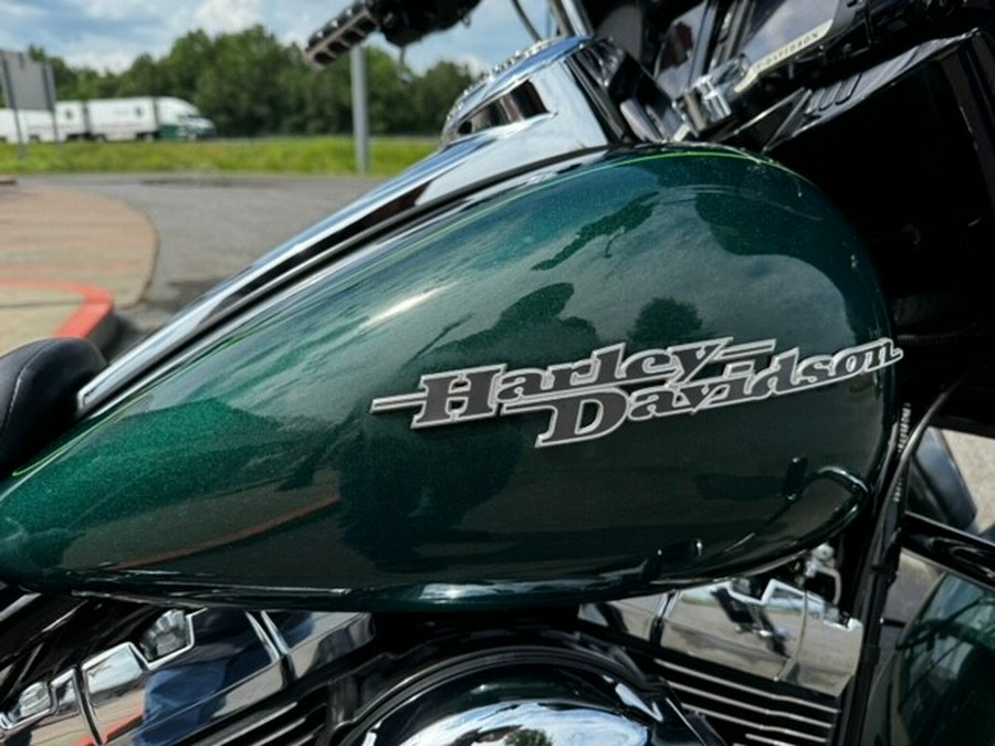 2015 Harley-Davidson Street Glide Special Deep Jade Pearl