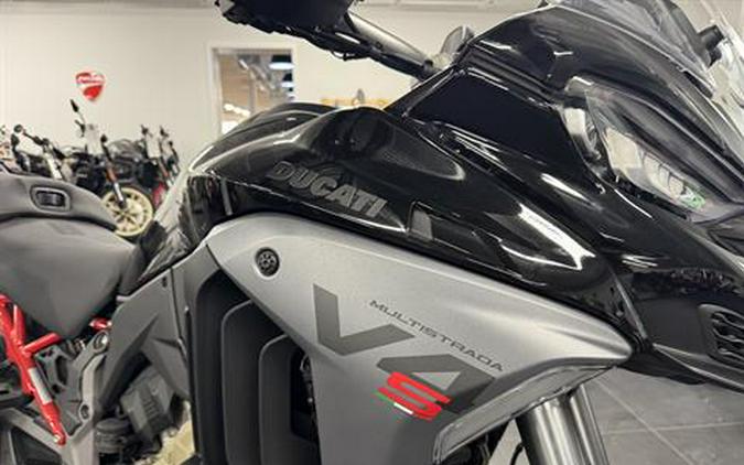 2025 Ducati Multistrada V4 S Travel & Radar